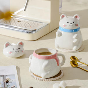 Ensemble de tasses en céramique sur le thème du chat, avec couvercle et poignée, design de dessin animé, tasse à café de style nordique pour usage domestique, ensemble de deux pièces - Product Image 2