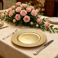 Assiettes de présentation modernes dorées Wojia 13 pouces, bord texturé géométrique, en plastique thermolaqué pour la restauration et la décoration de table de fête