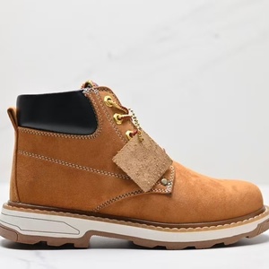 Bottes de travail en cuir véritable de créateur, style streetwear, imperméables, noires, de luxe, pour la marche en terre et la sécurité. - Product Image 3