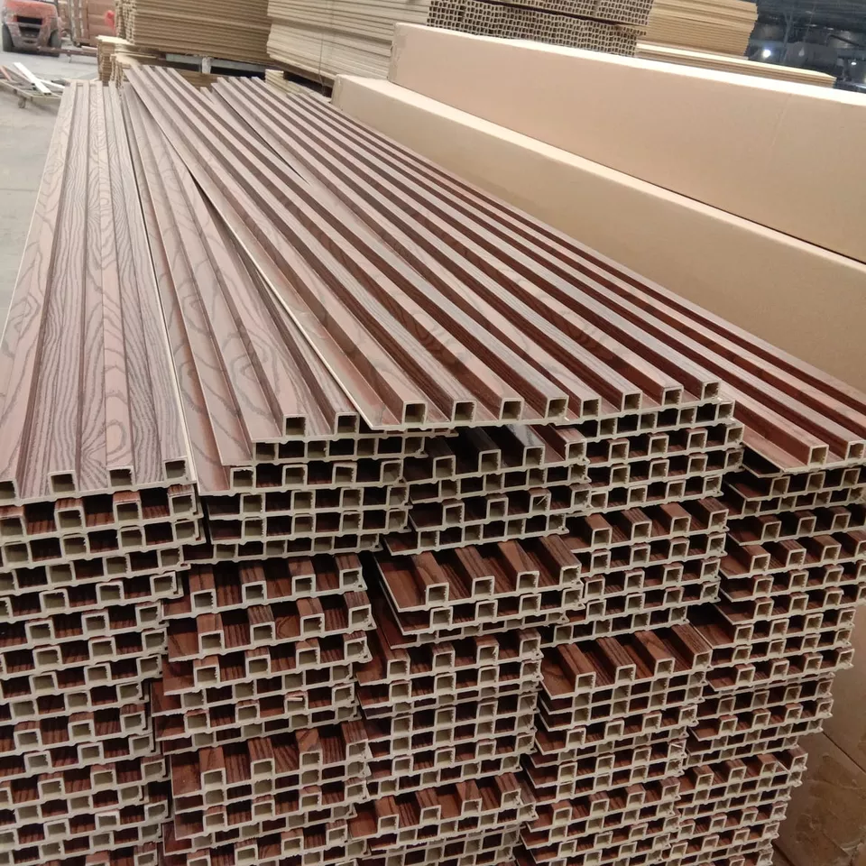 Indoor Decoration Wood Fluted Composite WPC Wall Panel 160mm x 24mm Waterproof