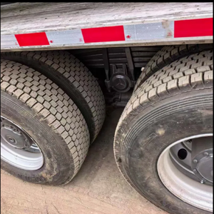 Bomba de Concreto Móvil Diésel ZOOMLION de 50m con Sistema Hidráulico Potente, Chasis Benz, Pluma de 5 Secciones, Motor de Recipiente a Presión, 22M/H, Usada - Product Image 5