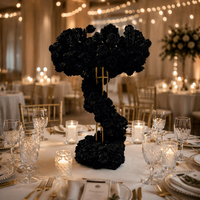 Composition florale spirale gothique de roses noires artificielles, grand centre de table pour mariage, événement, fête, banquet, décoration de table