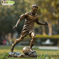 Statue de footballeur en bronze grandeur nature, fabriquée sur mesure par YouFine Factory, statue de légende du football faite à la main, décoration de jardin extérieur, club sportif