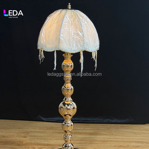 Lámpara de Mesa Clásica LEDA de Metal con Pantalla Blanca de Flecos, Centro de Mesa para Decoración de Bodas, Fiestas de Cumpleaños y Eventos - Product Image 5