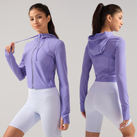 Veste à capuche légère à manches longues pour femmes, protection solaire UPF50+, respirante, extensible dans 4 directions, séchage rapide, avec trous pour les pouces