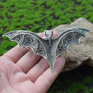 Pinza de Pelo Vintage con Alas de Murciélago Vikingo para Accesorios de Cabello de Mujer, Horquilla Gótica de Bruja con Murciélago para Halloween - Product Image 1
