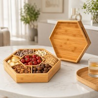 Plateau de service hexagonal en bambou multi-compartiments avec couvercle, idéal pour la conservation des aliments et les réceptions à domicile