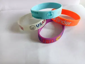 China Factory Suppler Cheaper Customized Silicone Wrist Band Rubble Bracelet Promotional Party Engraving Cmyk Screen Print Logo