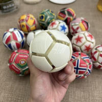 Porte-clés anti-stress personnalisé avec logo, en forme de ballon de football, jouet sensoriel, cadeau promotionnel pour événements sportifs, pour enfants et adultes