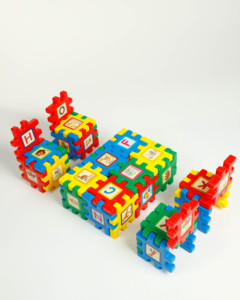 GIRNAR MI PRIMERO ALFABETO 28 piezas. Bloques de rompecabezas educativos coloridos con el alfabeto inglés completo e imágenes. - Product Image 3