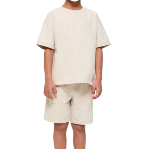 Ensemble t-shirt et pantalon pour enfants Bright Horizon, conçu pour le plaisir quotidien avec un design élégant et confortable, idéal pour les jeunes enfants actifs - Product Image 4