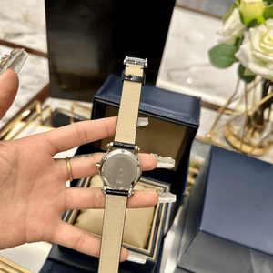 Reloj de Pulsera de Lujo con Cierre Mecánico Automático Oculto, Resistente al Agua hasta 30 bar y Correa de Acero Inoxidable - Product Image 4