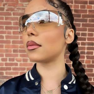 Gafas de Sol de Lujo para Mujer al por Mayor, Modelo Y2K 2022, sin Montura, Lentes de una Sola Pieza, Tamaño Grande - Product Image 1