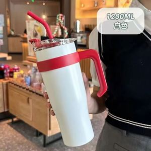 แก้วน้ำเก็บความเย็นขนาด 40 ออนซ์ รุ่น Car Ice Bully Handle Travel Mug พร้อมฝาปิด หลอดดูด กันลื่น รับผลิตแบบ ODM OEM และสกรีนโลโก้ตามสั่ง - Product Image 2