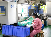 Boîtier en plastique ABS personnalisé pour équipement de beauté, coque moulée par injection pour machine électrique avec trous de dissipation thermique