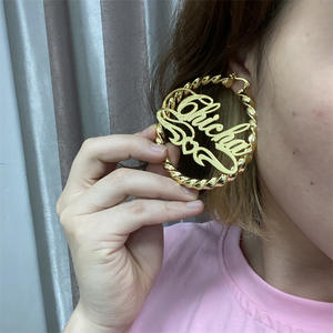 ट्विस्ट सर्किल बड़े घेरा कान की बाली सोना मढ़वाया कस्टम नाम स्टेनलेस स्टील घेरा कान की बाली चंकी व्यक्तिगत पत्र महिलाओं के गहने - Product Image 3