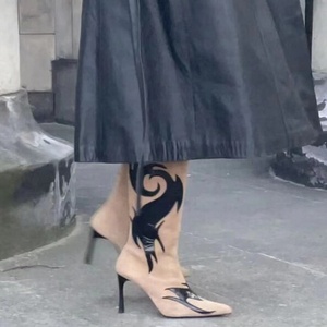 European Styles Suede Upper Women Pointy Toe Knee High Boots Leather Embossed Patchwork Stiletto High Thin Heels <b>Shoes</b> - Product Image 4