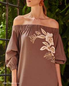 Robe maxi pour femme en coton tissé à la taille naturelle, broderie machine élégante et stylée, manches courtes - Product Image 3