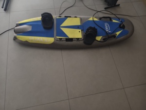 Modelo <span class=keywords><strong>de</strong></span> Entrada <span class=keywords><strong>de</strong></span> Gama, el Más Económico, Tabla <span class=keywords><strong>de</strong></span> Esquí Acuático Eléctrica EPP <span class=keywords><strong>de</strong></span> 15KW 72V 5356.8WH con Aletas, Apta para Aguas Marinas - Product Image 4