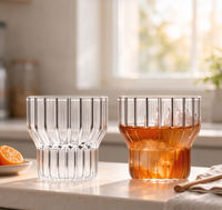 Mug en verre décoratif côtelé transparent en borosilicate soufflé à la main, tasse à expresso moderne, tasse à jus
