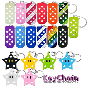 Porte-clés personnalisé avec pendentif étoile original, coloré et mignon avec trous pour accrocher. Porte-clés mignons pour enfants et adultes. - Product Image 1