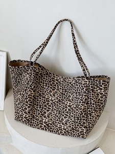 Venta al por mayor de gran capacidad de las mujeres de la moda de <span class=keywords><strong>leopardo</strong></span> bolsos de hombro Casual Weekender Shopping Bag Canvas Tote Bag - Product Image 2