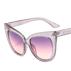 Gafas de Sol de Moda 2022, Montura Grande Retro, Transparentes, UV400, Estilo Ojo de Gato, para Mujer - Product Image 4