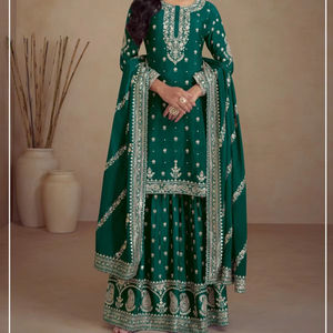 Salwar Kameez semi-couture en soie Vichitra de qualité supérieure pour femme, style pakistanais, avec broderies sequins et motifs variés, toutes saisons, pour mariage et fête - Product Image 1