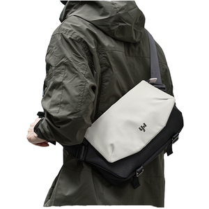 Vintage Style Oxford Sport Ride Messenger <strong>Bag</strong> for <strong>Men</strong> Customized Logo Polyester Material with Zipper Closure for Tourist Commute - Product Image 4