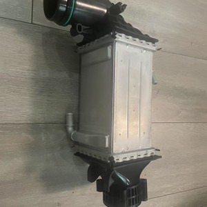 อินเตอร์คูลเลอร์ระบายความร้อนด้วยน้ำ Volkswagen Audi Skoda รุ่น 04E145785E ทำจากอะลูมิเนียม สำหรับเครื่องยนต์ 1.5 TSI TFSI ใช้แทนอะไหล่เดิม - Product Image 3
