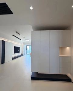 Console multimédia flottante avec rangement intégré, compartiments de rangement fermés, compartiments d'affichage, éclairage intelligent - Product Image 3