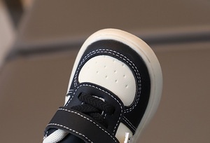 Venta al por mayor de zapatos para bebés recién nacidos, zapatillas deportivas de moda para niños para niñas, zapatos casuales de cuero de diseñador personalizado para niños - Product Image 4