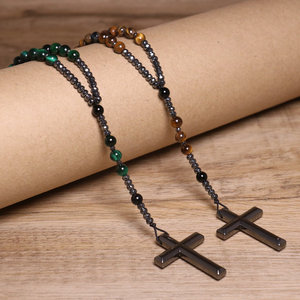 Natürlicher Tigerauge-Stein Katholischer Christus-Rosenkranz Halskette Meditations-Malachit-Schmuck Hämatit-Kreuz-Anhänger für Frauen und Männer - Product Image 3