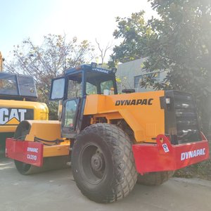 รถบดถนนแบบสั่นสะเทือน Dynapac CA251D มือสอง สภาพดี เครื่องยนต์ดีเซล Cummins สำหรับงานก่อสร้าง - Product Image 6