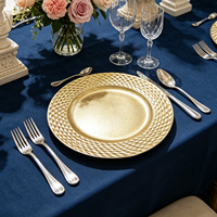Assiettes de présentation modernes dorées Wojia 13 pouces, bord texturé géométrique, en plastique thermolaqué pour la restauration et la décoration de table de fête