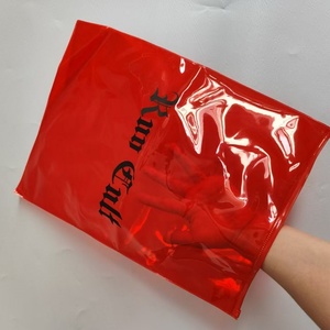 Bolsa de Embalaje de PVC Roja Gruesa de 14x19 Pulgadas con Logotipo Personalizado Impreso para Ropa - Product Image 4