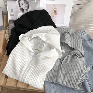 T-shirt 2024 con cappuccio a maniche corte da <span class=keywords><strong>donna</strong></span> nuova estate Slim Fit All-match Top corto a <span class=keywords><strong>mezza</strong></span> <span class=keywords><strong>manica</strong></span> Chic dimagrante - Product Image 3