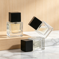 En stock, flacon de parfum carré haut de gamme, flacon en verre de 30 ml, flacon en verre de 50 ml, bouchon en bois noir, flacon vide avec vaporisateur
