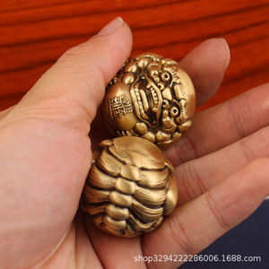 Dingtong Brass Solid PI Xiu, boule de handball sculptée, objet de jeu à tenir à la main, objet culturel ancien, animal de compagnie du <span class=keywords><strong>thé</strong></span>, décoration de table, pour la forme physique des seniors - Product Image 2