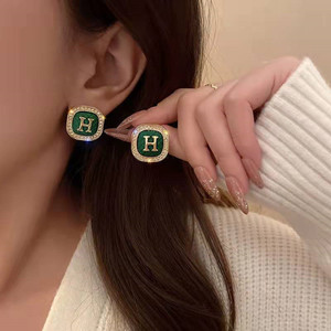 Collection de boucles d'oreilles lettre H de luxe Boucles d'oreilles de créateur Bijoux Boucles d'oreilles vintage en acier inoxydable avec strass Dernier <span class=keywords><strong>catalogue</strong></span> - Product Image 4