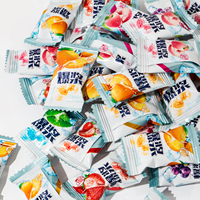AOOLIO Fruité Explosion Fruits Bonbons à mâcher Vraie Confiture Sandwich Doux Bonbons Gummy Boîte Multicolore Acceptable Personnalisé