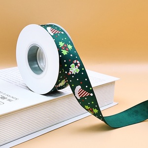 Ruban de Noël personnalisé avec imprimé de cône de pin pour la décoration artisanale d'hiver à la maison - Product Image 3