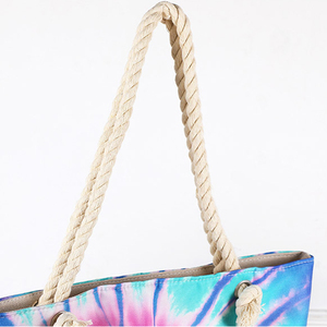 Vente en gros <span class=keywords><strong>de</strong></span> sacs <span class=keywords><strong>de</strong></span> <span class=keywords><strong>plage</strong></span> tendance pour femmes sacs fourre-tout en toile arc-en-ciel avec teinture <span class=keywords><strong>de</strong></span> cravate <span class=keywords><strong>sac</strong></span> <span class=keywords><strong>de</strong></span> courses <span class=keywords><strong>de</strong></span> <span class=keywords><strong>plage</strong></span> souvenir - Product Image 2
