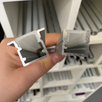 Profilé carré en aluminium pour LED série 6000, 10x10mm, idéal pour la décoration de meubles - Vente chaude