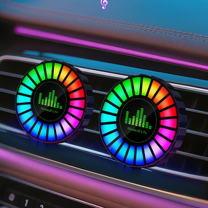 Nouveau diffuseur d'arômes pour voiture à activation vocale avec lumière rythmique, clip de ventilation, lumières RGB 5W 12V, ajustement universel - Product Image 1