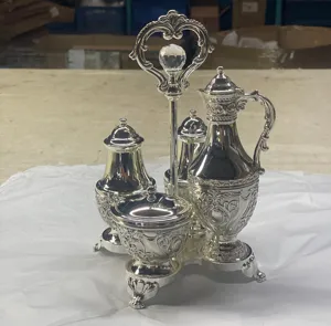 Arabia antico argento placcato sale e pepe Shaker e bottiglia di olio Set da 4 pezzi con manico e base in cristallo