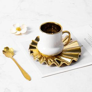 <span class=keywords><strong>Tazze</strong></span> <span class=keywords><strong>da</strong></span> caffè espresso di lusso all'ingrosso della fabbrica <span class=keywords><strong>tazze</strong></span> <span class=keywords><strong>da</strong></span> tè e piattino in ceramica di <span class=keywords><strong>porcellana</strong></span> set tazza <span class=keywords><strong>da</strong></span> tè e caffè con piattino - Product Image 2