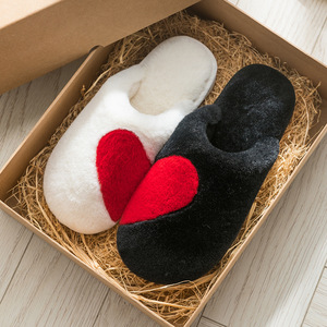 Chausson personnalisé pour la Saint-Valentin avec cœur floue pour femmes, fabricant de gros pour femmes/couples - Product Image 3