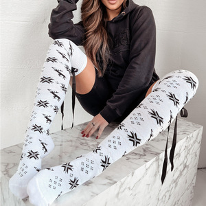 Logo personnalisé OEM OEKO Tex100, chaussettes hautes à nœud <span class=keywords><strong>de</strong></span> <span class=keywords><strong>Noël</strong></span>, chaussettes longues en tricot pour l'hiver, flocons <span class=keywords><strong>de</strong></span> neige, chaussettes pour femmes au-dessus du genou - Product Image 3
