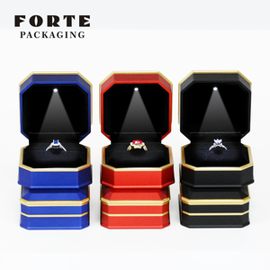 Boîte à bijoux en plastique FORTE 2024, nouveau style, légère, pour bagues et colliers, avec emballage personnalisé et logo. - Product Image 5